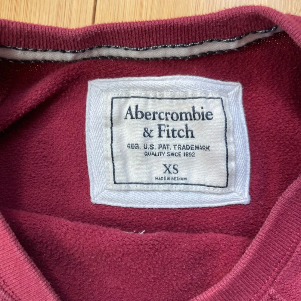 Abercrombie & Fitch Red Crewneck Pullover - Picture 2 of 4